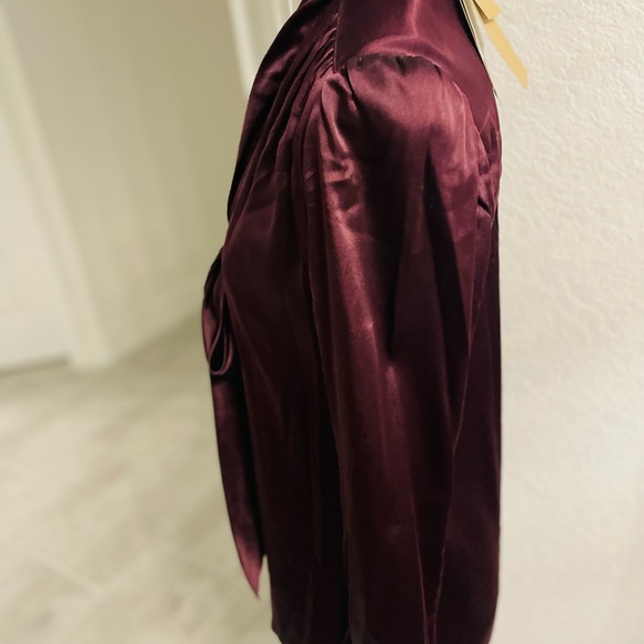 New authentic Burberry silk stretchy blouse in burgundy  with a bow on a front. - Picture 3 of 8